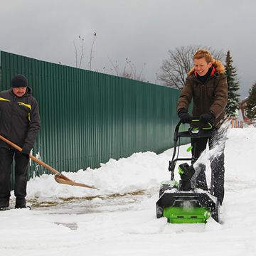0-GreenWorks-test-sneg-zima20161.jpg