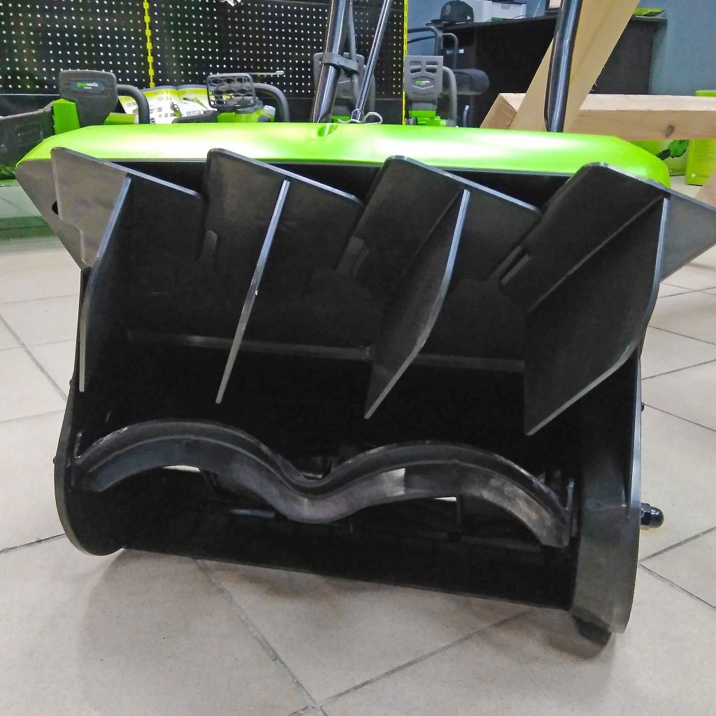 Шнек электрического снегоуборщика