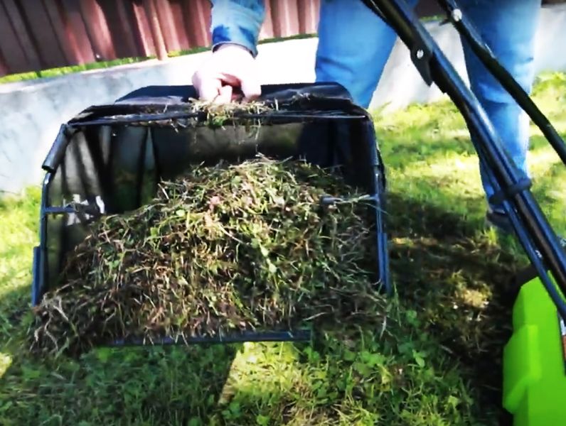 аэратор-скарификатор аккумуляторный гринворкс