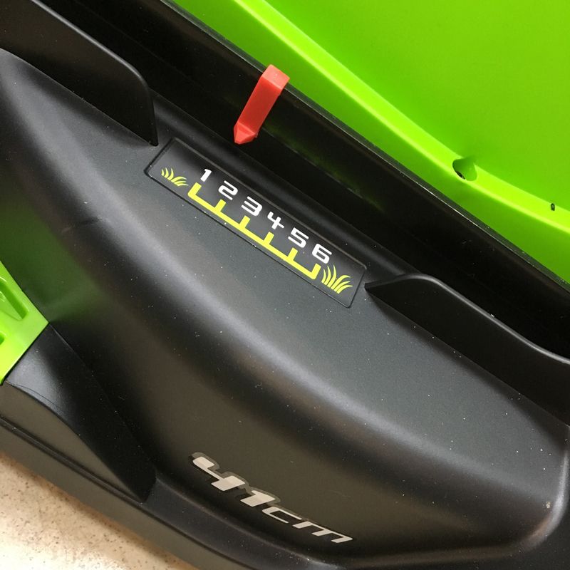 Газонокосилка электрическая Greenworks 40 см 1200W GLM1240