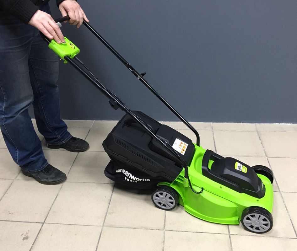 Газонокосилка электрическая Greenworks 33 см 1200W