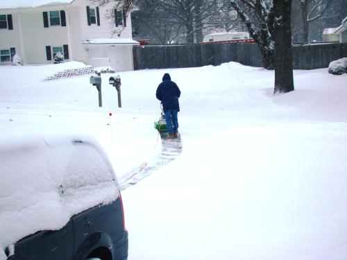 Снегоуборщик-лопата электрический Greenworks 30 см 950W GES8